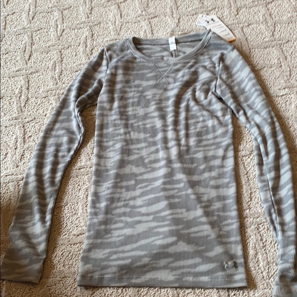 Under Armor New w/ tags women’s long sleeve shirt